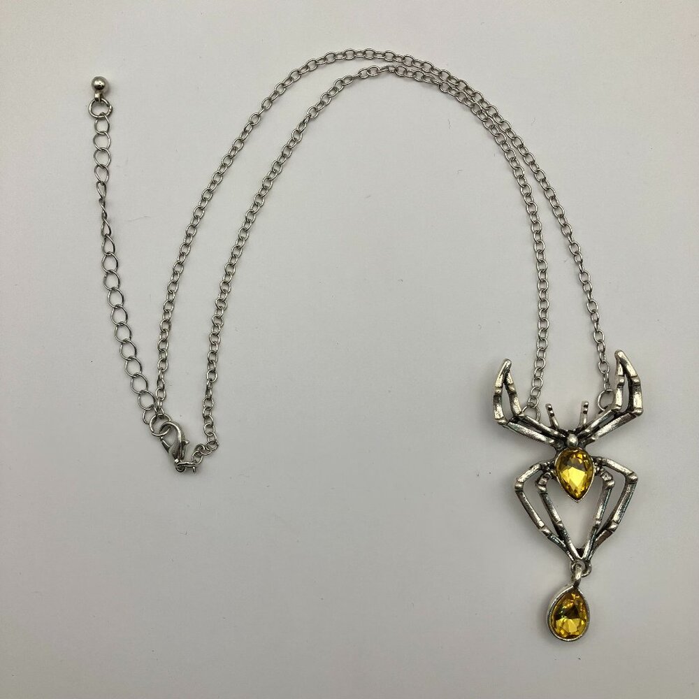 GRA Alchemy Emerald Gothic Spider Necklace Women Emerald Venom Pendant Necklace